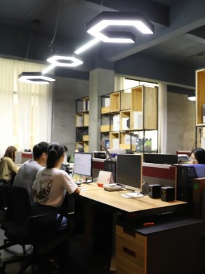 色卡包裝設(shè)計(jì)找廣告公司還是個(gè)人好？